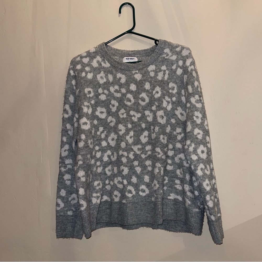 Old Navy Leopard Print Sweater. Size XL